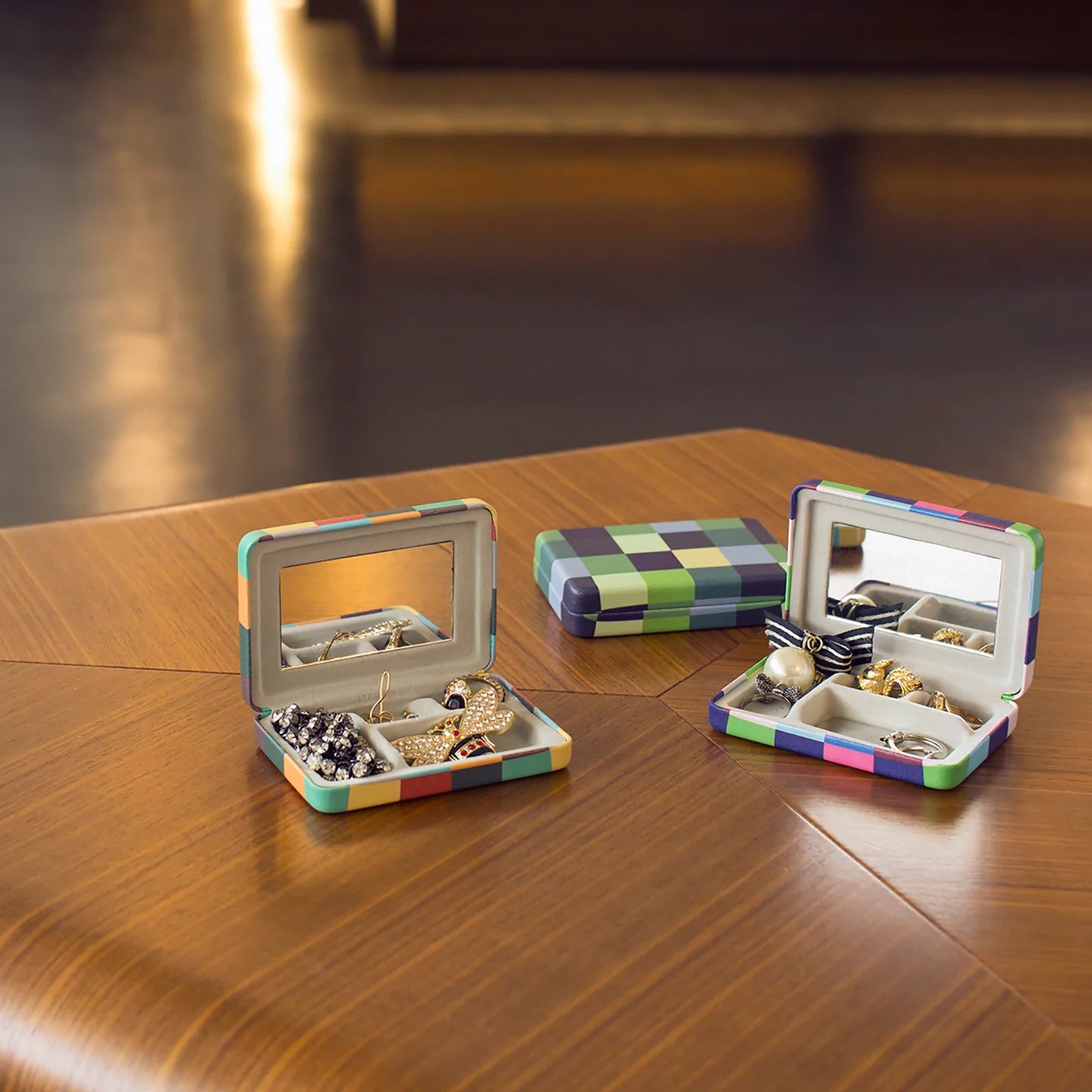 Fab Gifts | Kikkerland - Portable Jewellery Case by Weirs of Baggot St