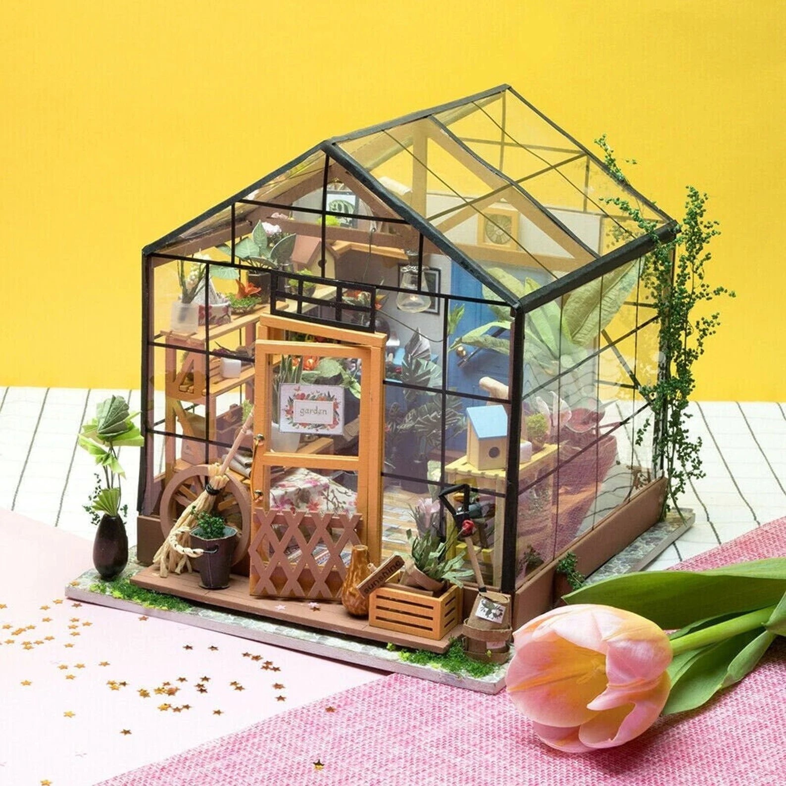 Robotime DIY Assembly Kit - Cathy's Flower House